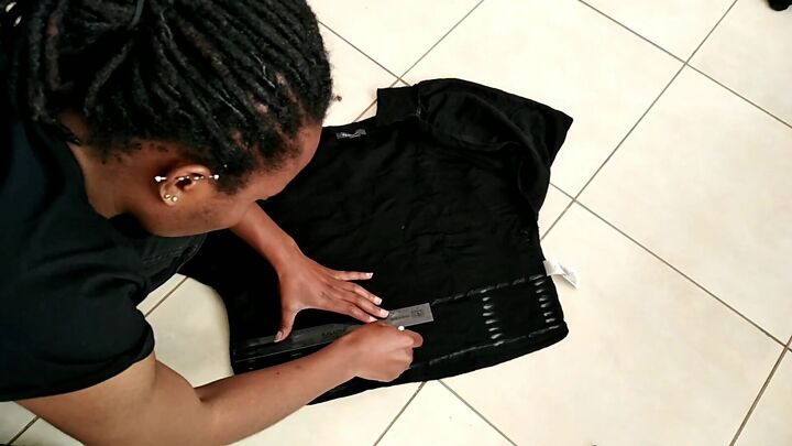 how to quickly easily sew a shirred top in 3 simple steps, Drawing the lines as guides for shirring