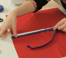 how to install an invisible zipper step by step sewing tutorial, Placing the zipper on the fabric
