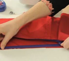 how to install an invisible zipper step by step sewing tutorial, Placing the zipper so it is concealed