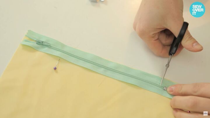 how to sew a zipper a detailed beginner s tutorial to the perfect zip, Snipping to create a notch
