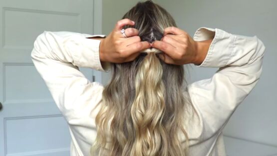 3 cute easy fall hairstyles you can do quickly in just a few minutes, Creating a hole in the ponytail