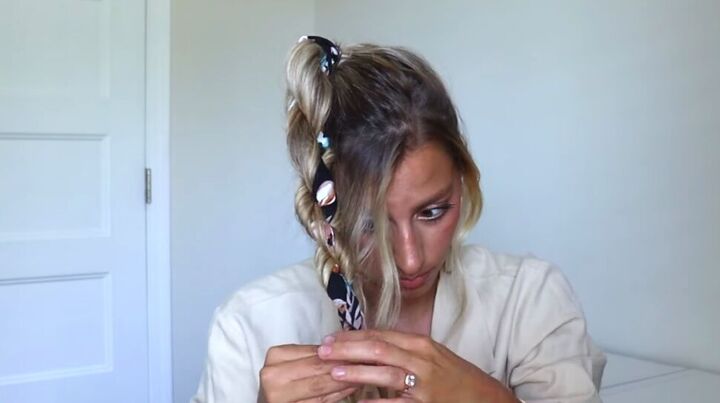 3 cute easy fall hairstyles you can do quickly in just a few minutes, Creating a rope braid with a hair scarf