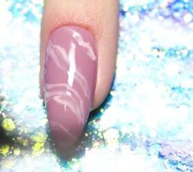 3 elegant marble nail ideas that are easy to create at home, Smudging lines to make a marble effect