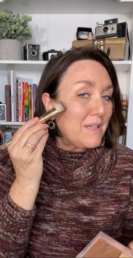 how to apply cream makeup to mature skin over 50 for beginners, How to apply cream contour makeup