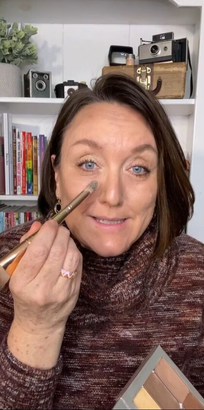 how to apply cream makeup to mature skin over 50 for beginners, Applying a brightening highlighter