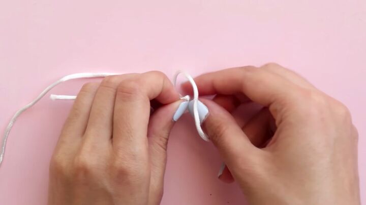 how to make a sliding knot bracelet or necklace in 3 easy steps, Sliding knot tutorial