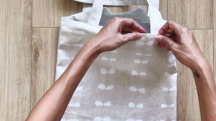 4 last minute christmas gifts you can sew quickly easily, Making a DIY tote bag