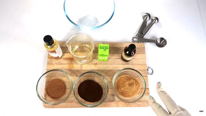 combat cellulite smell amazing with this coffee cinnamon body scrub, DIY coffee scrub ingredients