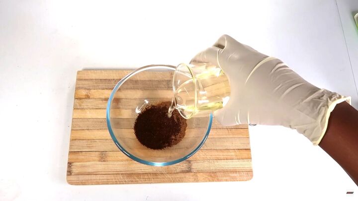 combat cellulite smell amazing with this coffee cinnamon body scrub, Adding wet ingredients to the mixture