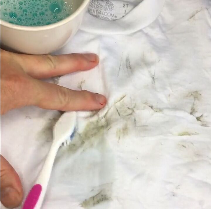 9 diy laundry hacks amazing stain removal tricks you need to know, Grass stains on white clothes