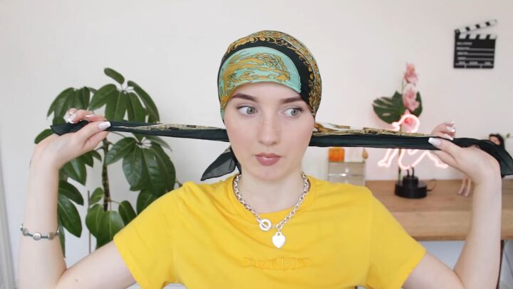 How to Get Straight Hair Without Heat: The Silk Scarf Wrapping Method | Upstyle How to Get Straight Hair Without Heat: The Silk Scarf Wrapping Method | Upstyle