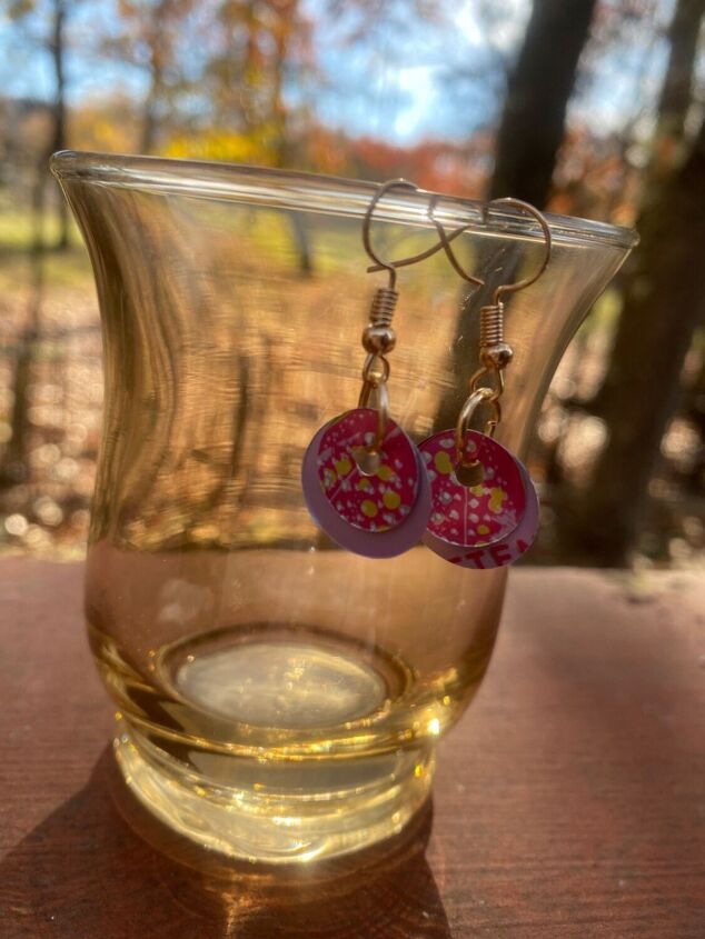 how to turn aluminum soda cans into earrings