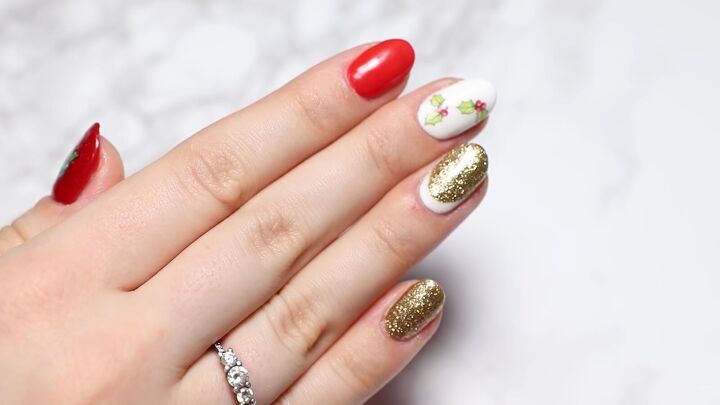 easy red white gold christmas nail art with festive stickers, Sparkly red and gold Christmas nails