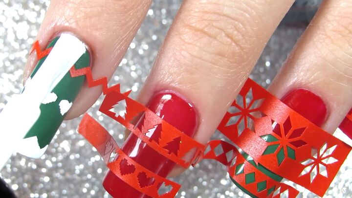 these festive green red christmas sweater nails are so easy to do, Red green and white Christmas nails