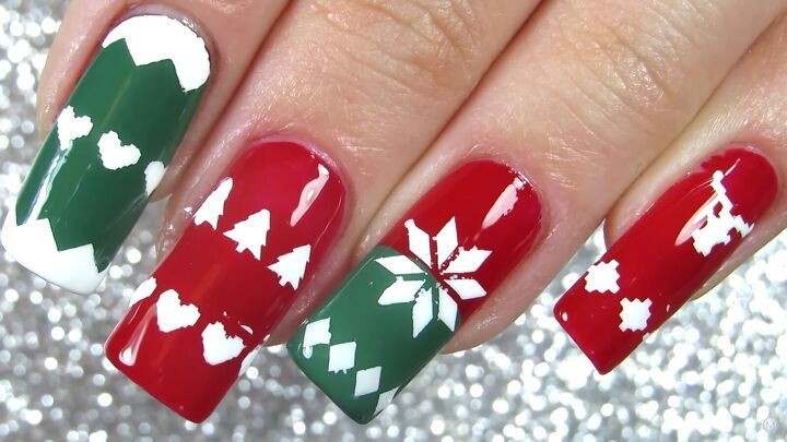 these festive green red christmas sweater nails are so easy to do, Christmas sweater nails