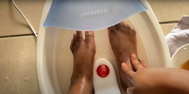 how to get dead skin off feet make them feel soft again in 24 hours, Foot soak to remove dead skin and calluses