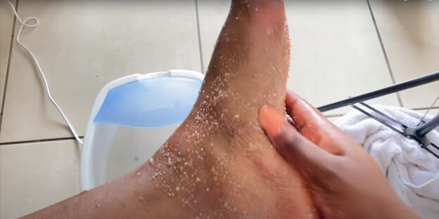 how to get dead skin off feet make them feel soft again in 24 hours, How to remove layers of dead skin from feet