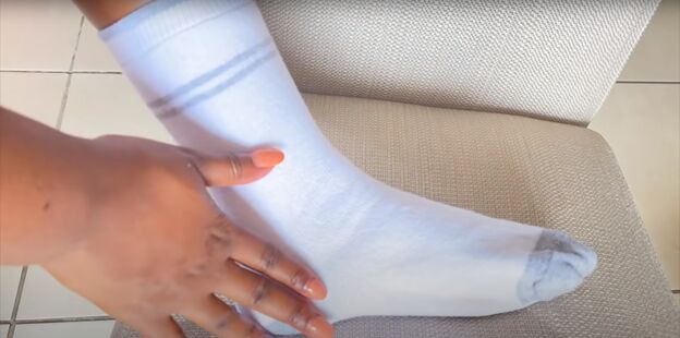 how to get dead skin off feet make them feel soft again in 24 hours, Wearing soaks to protect the skin on feet