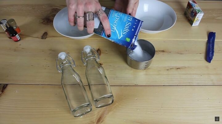 2 super easy diy christmas gift ideas scented bath salts room spray, How to make your own bath salts