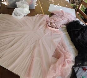3 Sparkly Ways to Embellish a Tulle Skirt for a Cute DIY Party Outfit | Upstyle 3 Sparkly Ways to Embellish a Tulle Skirt for a Cute DIY Party Outfit | Upstyle