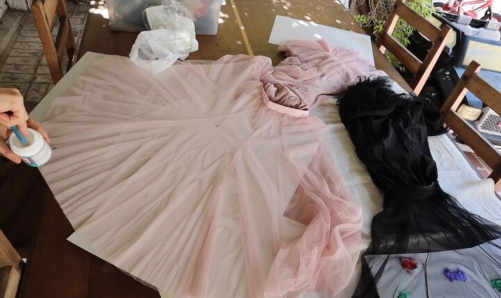 3 Sparkly Ways to Embellish a Tulle Skirt for a Cute DIY Party Outfit | Upstyle 3 Sparkly Ways to Embellish a Tulle Skirt for a Cute DIY Party Outfit | Upstyle
