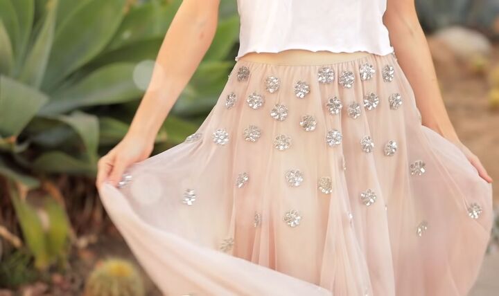 3 sparkly ways to embellish a tulle skirt for a cute diy party outfit, DIY tulle skirt with appliqu