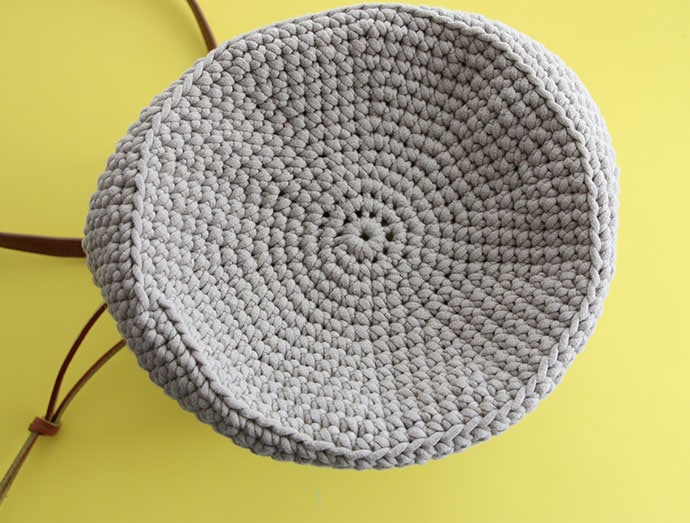 crochet pattern drawstring bucket bag
