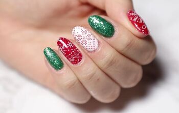How to Easily Do Festive White, Red & Green Christmas Nail Designs