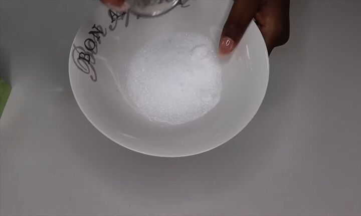 how to make your hands soft at home with a simple home remedy, Adding four tablespoons of Epsom salt