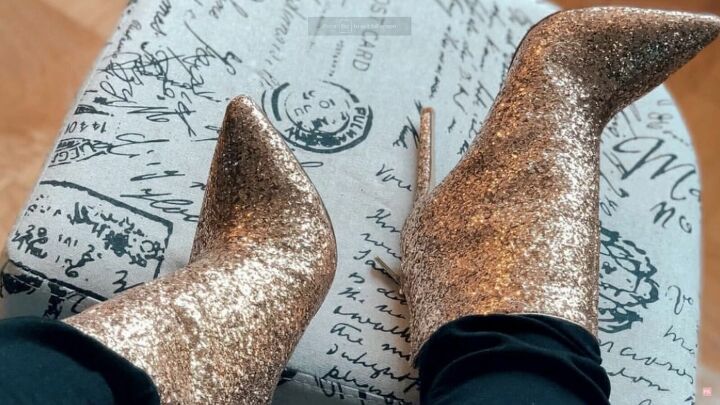 8 pairs of festive holiday shoes that will glam up your xmas outfit, Sparkly holiday shoes in gold