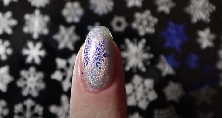 how to do easy blue silver nails with snowflakes for winter, Blue and silver snowflake nails