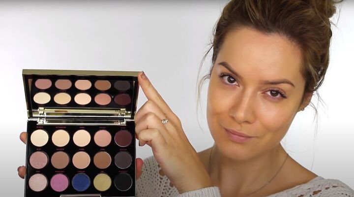 this dark sultry festive makeup look is perfect for a holiday party, Eyeshadow palette