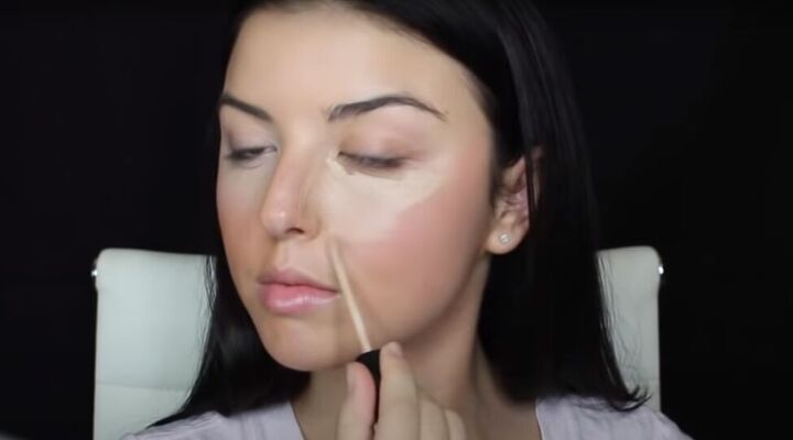 9 most common makeup mistakes how you can fix them, Applying concealer in a triangle shape