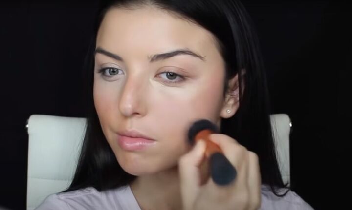 9 most common makeup mistakes how you can fix them, Blending concealer with a large brush
