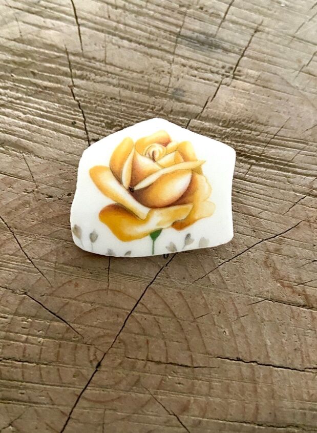 how to create a vintage brooch pin from recycled crockery, Rose Brooch pin