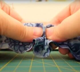 2 different ways to easily make a diy scrunchie, Turning the fabric