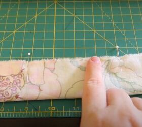2 different ways to easily make a diy scrunchie, Pinning the fabric down its length