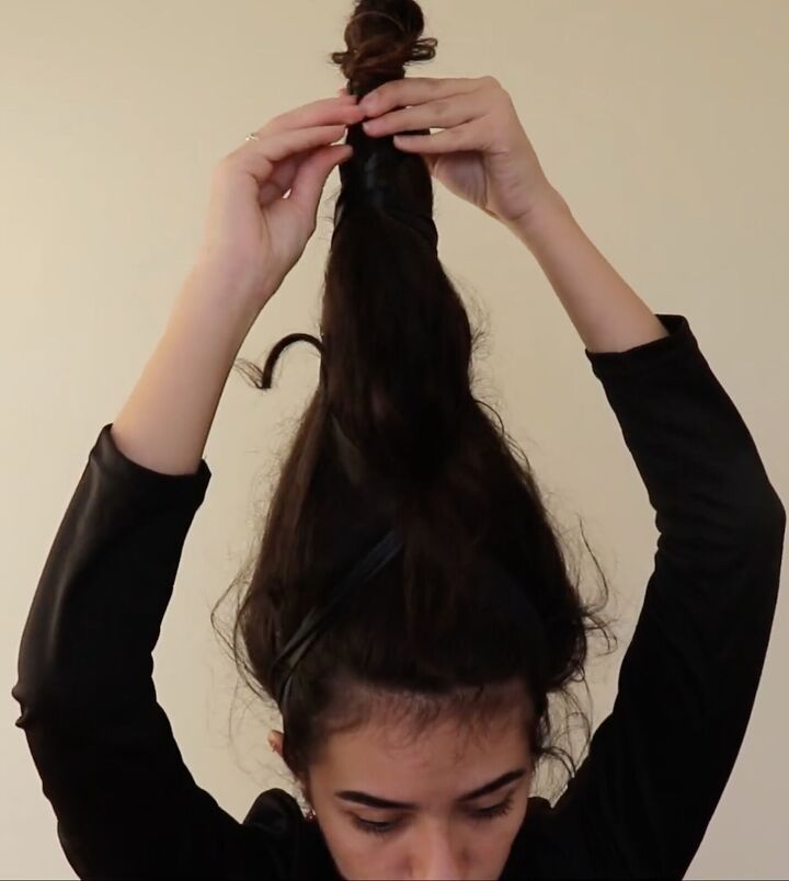 how to make christmas tree hair 5 steps to the best holiday hairdo, Securing the Christmas tree hair in place