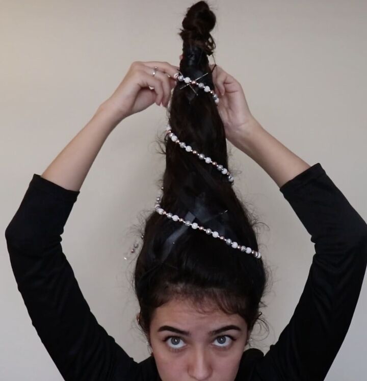 how to make christmas tree hair 5 steps to the best holiday hairdo, Decorating the Christmas tree hair