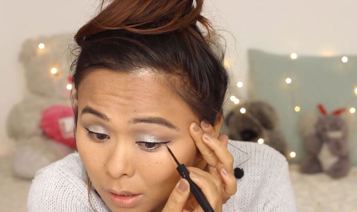 pink silver makeup tutorial a cute sparkly look for the holidays, Silver makeup tutorial