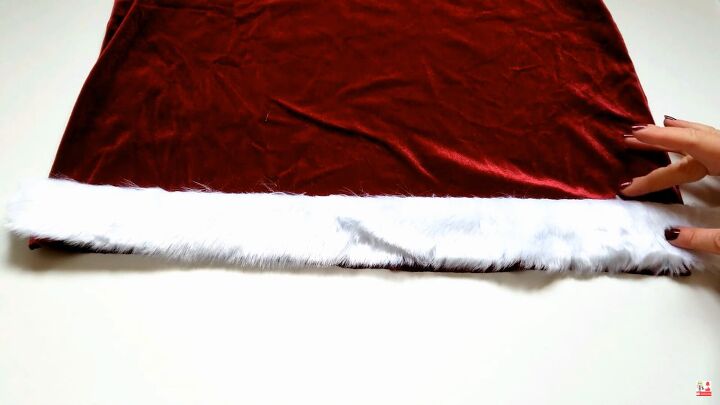 how to quickly easily make a diy christmas shirt just like santa s, Cutting the faux fur to match the width