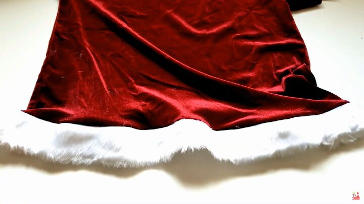 how to quickly easily make a diy christmas shirt just like santa s, Red velvet shirt with a faux fur trim