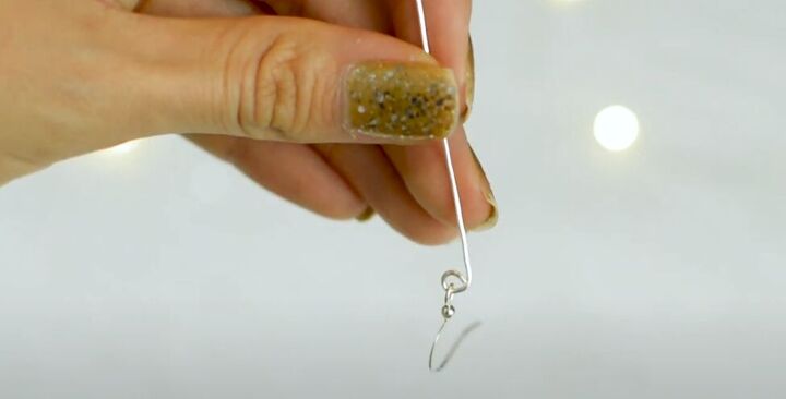 3 creative diy christmas gifts you can easily make at home, Inserting an earring hook into the loop