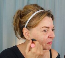 This 10-minute look is amazing for those days when you don’t have time but still want to look fabulous