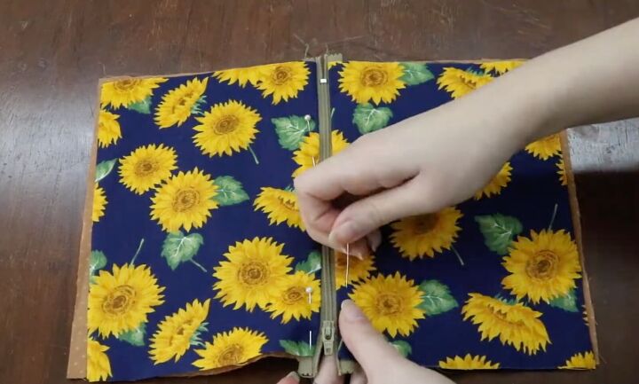 easy zipper pouch sewing tutorial fun gift for friends or yourself, How to make a zipper pouch