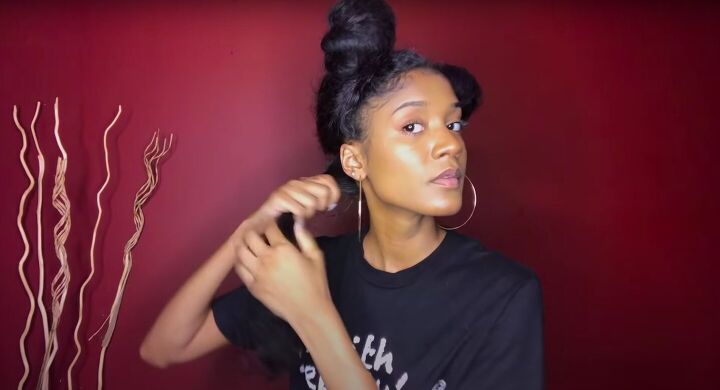 how to do a perfect hollywood style bantu knot out on blow dried hair, Applying leave in conditioner to hair