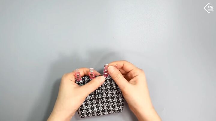 diy mini zipper pouch a cute little pouch to hold all the essentials, How to sew a DIY zipper pouch