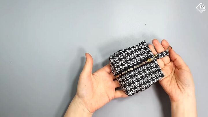 diy mini zipper pouch a cute little pouch to hold all the essentials, DIY mini zipper pouch tutorial