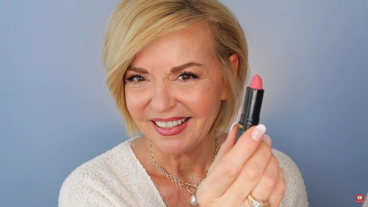 how to fake big lips over 50 lipstick tutorial for mature women, Lipstick for the mature woman
