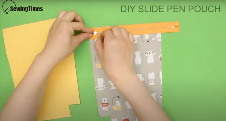 sew the perfect gift 5 easy sew gift ideas with step by step videos, Clipping the zipper to the fabric